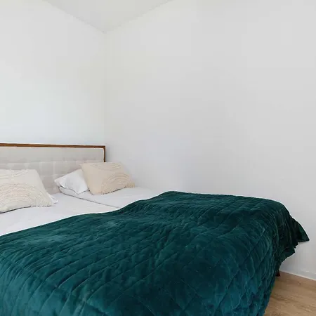 Apartment Kosciuszki Modern With Balcony & Parking In By Renters Gdynia