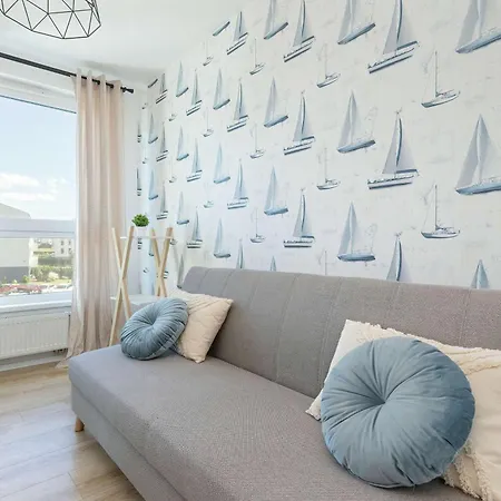 Kosciuszki Modern With Balcony & Parking In By Renters Apartment *